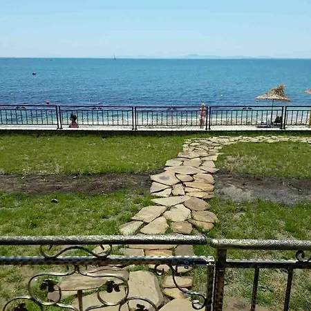 דירה Akrotiriya *
