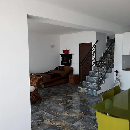Akrotiriya Apartament *